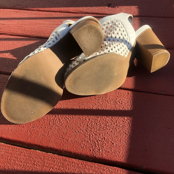 Heels - Picture 4 of 4